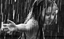 10 razloga zbog kojih djeca kišni dan trebaju provesti vani