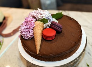 Omiljene slastice u novom izdanju: Poznate dame i food bloggeri prvi istražili novi interijer Torterie Macaron slastičarne