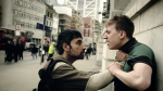 Scena iz londonske priče -  Akhbar Kurtha i Theo Barklem Biggs