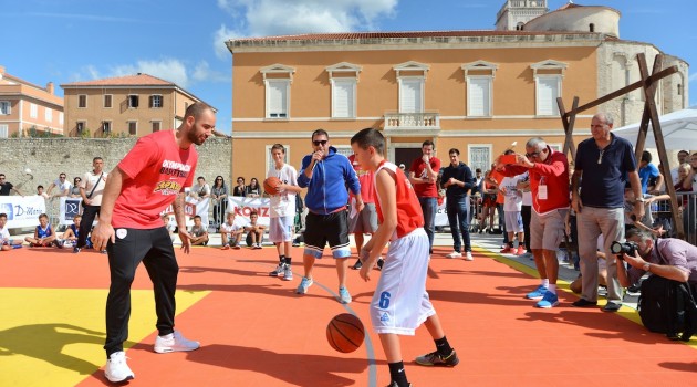 Zadarski mališani oduševljeni košarkaškim zvijezdama